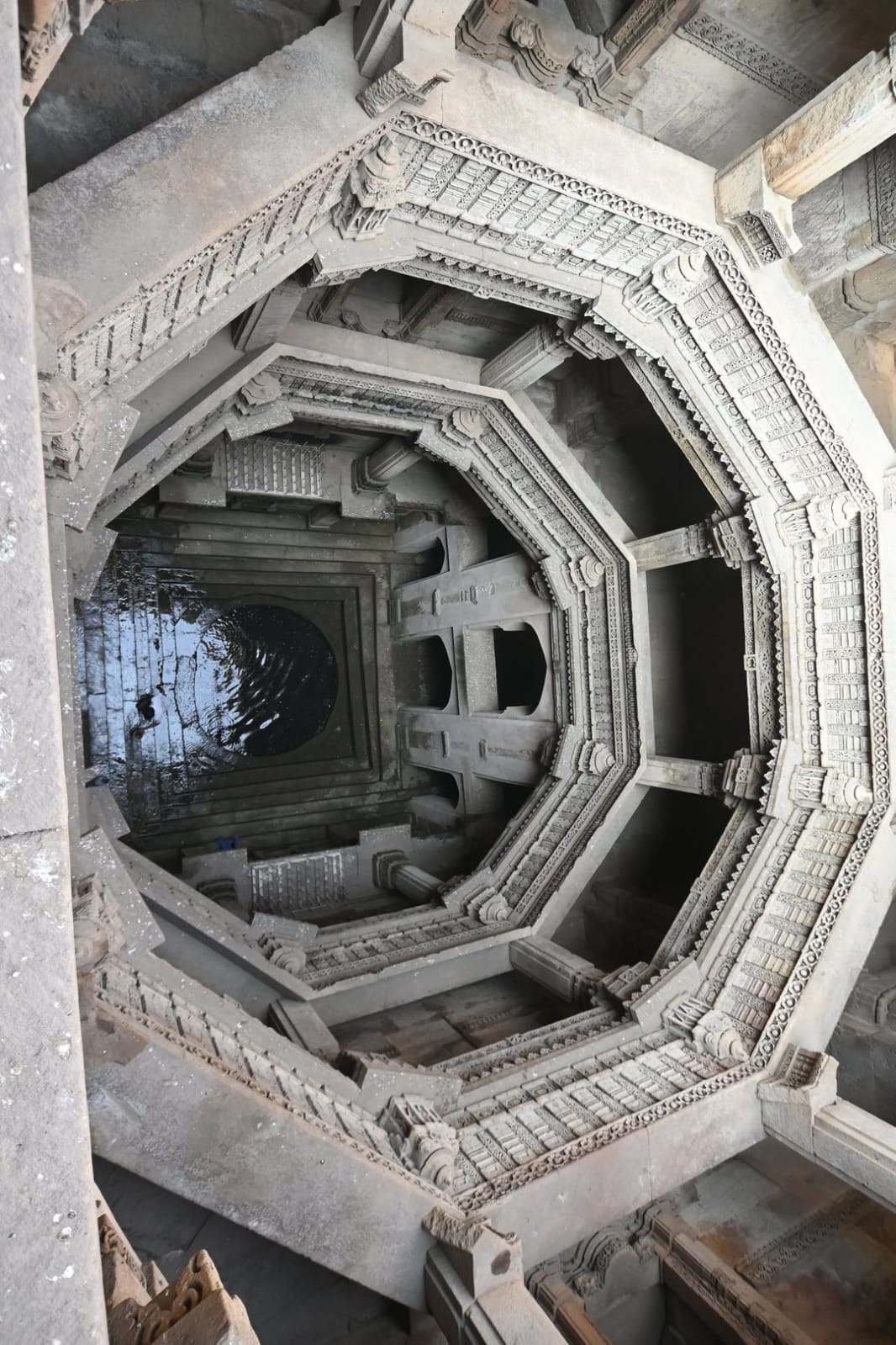 Adalaj Stepwell photograph 2